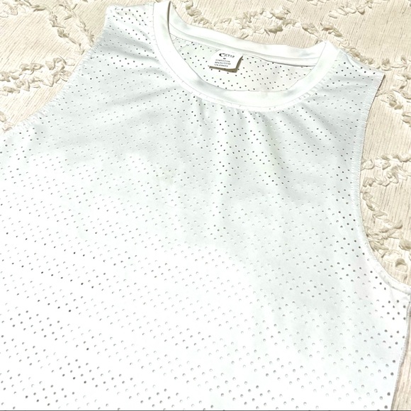 ZYIA Medium White Mesh Tank Top - Picture 2 of 5